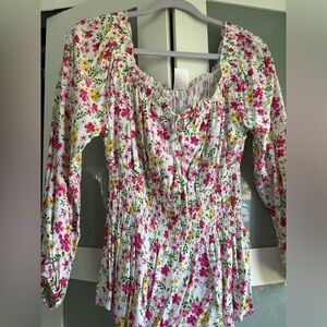 Floral top in size medium